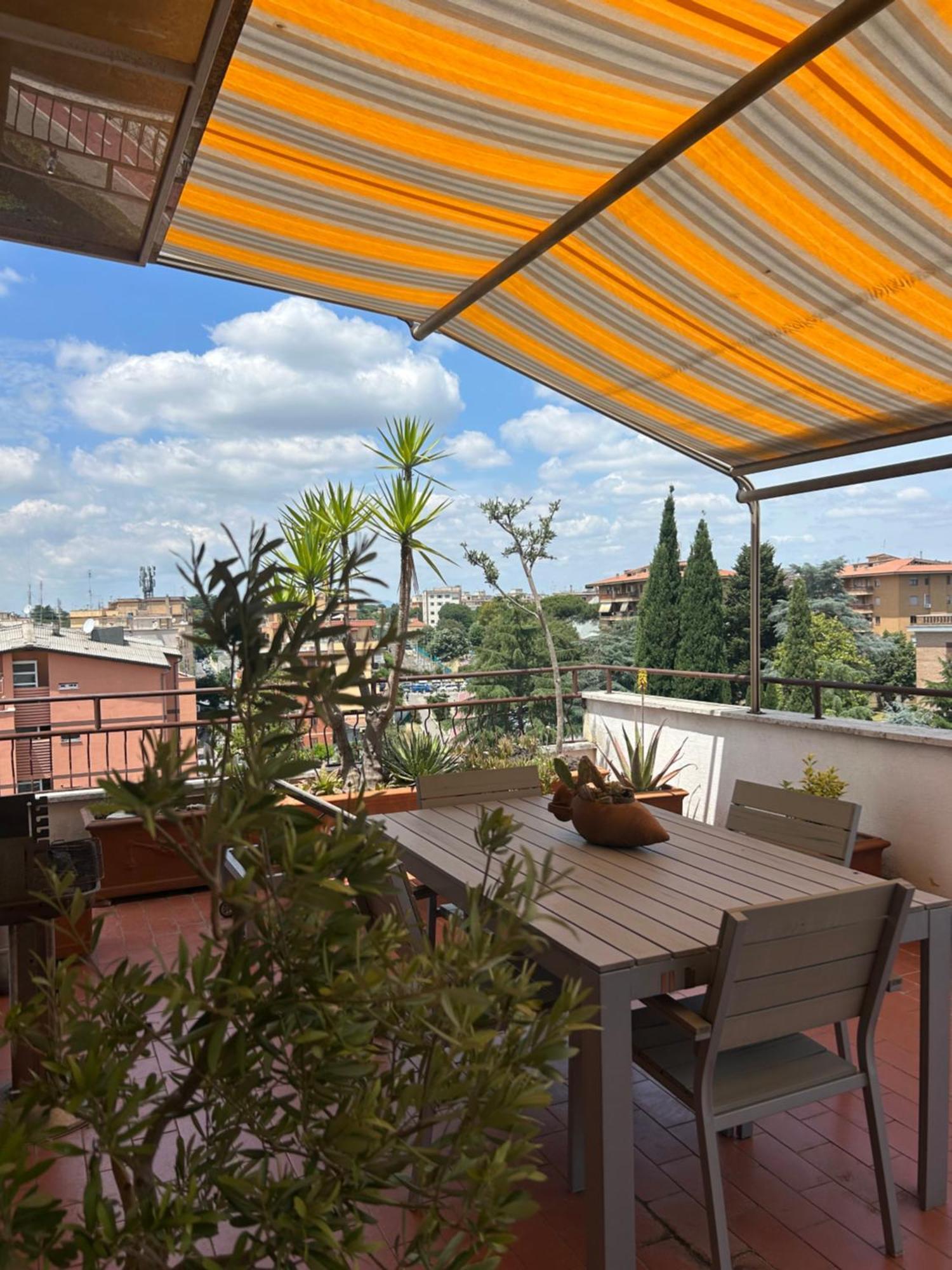 Con Terrazza Vicino Gemelli E Vaticano Apartamento *